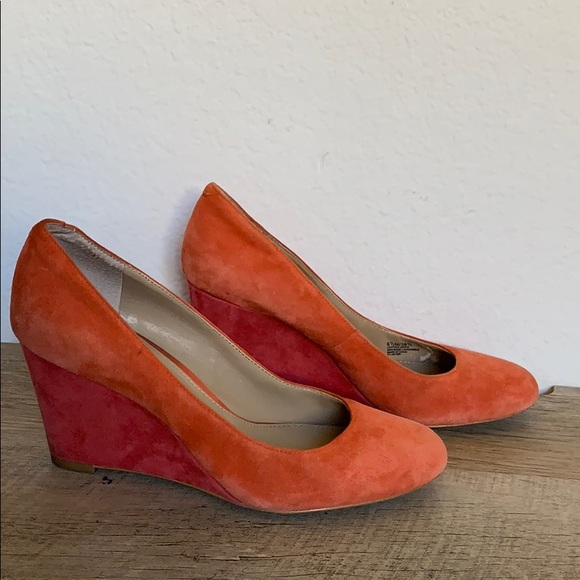 Saks Fifth Avenue Shoes - 🎉3 for $10 Saks Fifth Ave Astor Suede Wedge